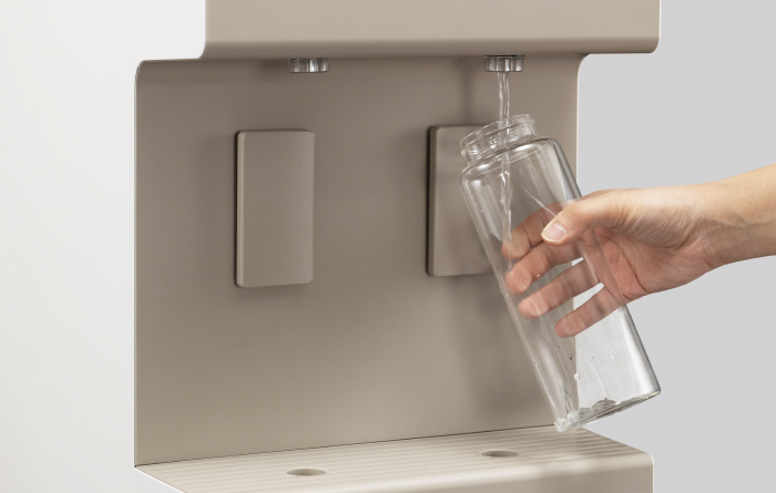 SIMPLE AND HYGIENIC WATER EXTRACTION